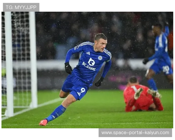 老将瓦尔迪单刀憾失,克雷莫内塞保级压力浮现 老将瓦尔迪单刀憾失,克雷莫内塞保级压力浮现